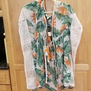 Miken tie front kimono cover up floral Medium NWT